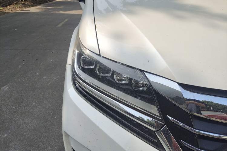 Used Honda Elysion 2016 2.4L Supreme Edition Right Front Headlight