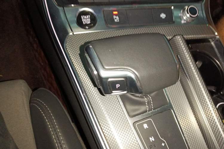Used Audi A6L New Energy 2020 55 TFSI e quattro Gear Lever