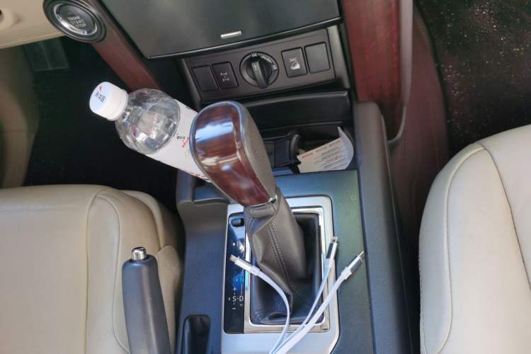 Used Toyota Prado 2014 4.0L Automatic TX-L NAVI Gear Lever