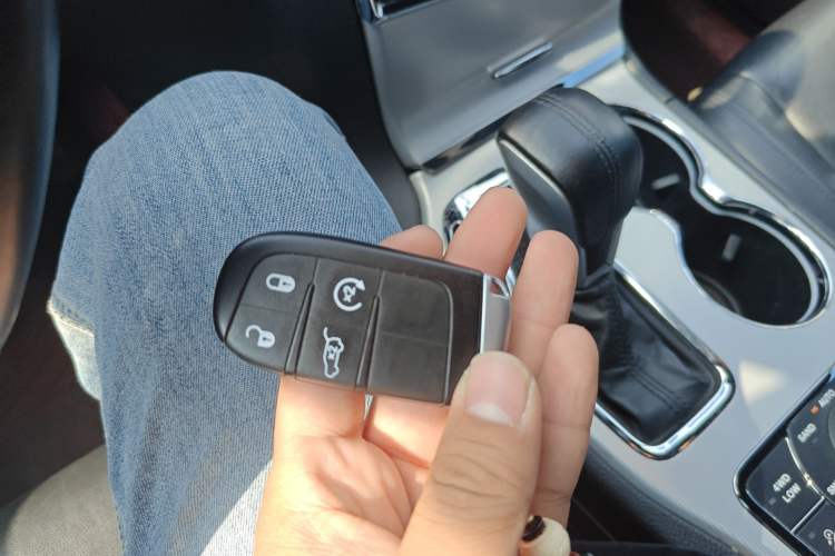 Used Jeep Grand Cherokee 2020 3.6L Elite Navigation Edition Vehicle Key