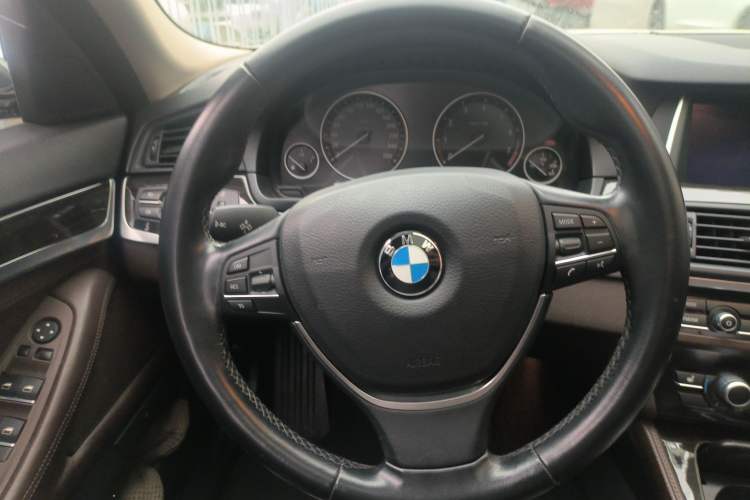 Used BMW 5 Series 2014 525Li Luxury Design Package
