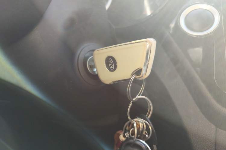 Used Kia K2 2015 Sedan 1.4L MT GLS
