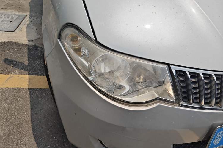 Used Wuling Hongguang 2010 1.4L Comfort Version Right Front Headlight
