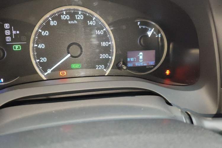 Used Lexus CT 2017 CT200h Comfort Edition Monochrome China VI Odometer Close Up