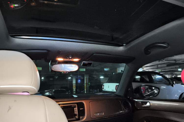 Used Volkswagen Beetle 2014 1.2TSI Comfort Model Headliner