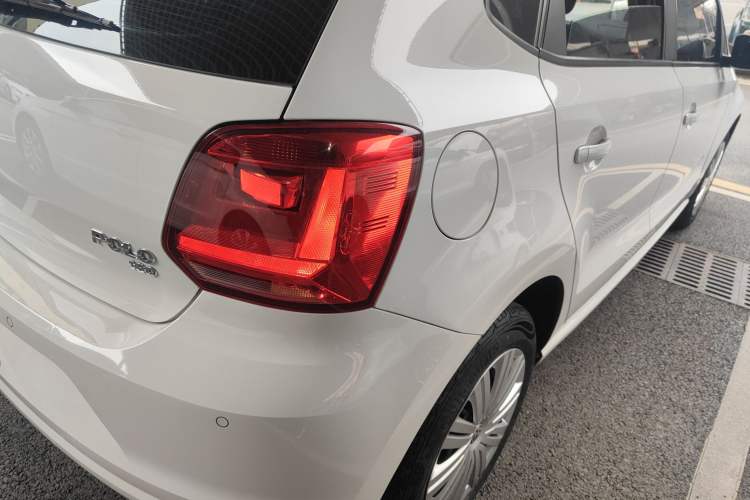 Used Volkswagen Polo 2016 1.6L Automatic Comfort Model