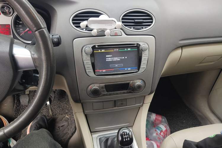 Used Ford Focus 2013 Sedan Classic 1.8L Manual Fashion Edition