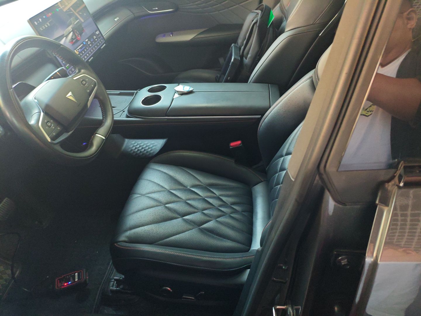 Переднее сиденье в автомобиле