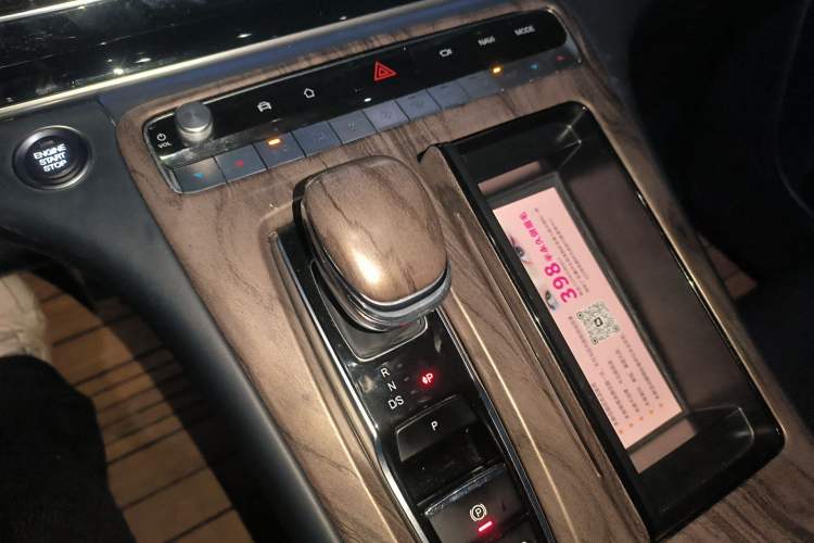 Used GAC Trumpchi M8 2021 Master Series 390T Ultimate Edition Gear Lever