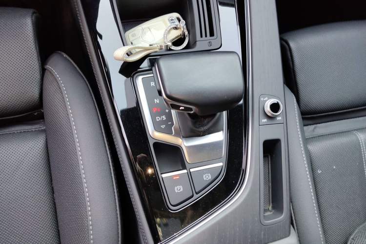 Used Audi A4L 2023 40 TFSI Luxury Dynamic Model
