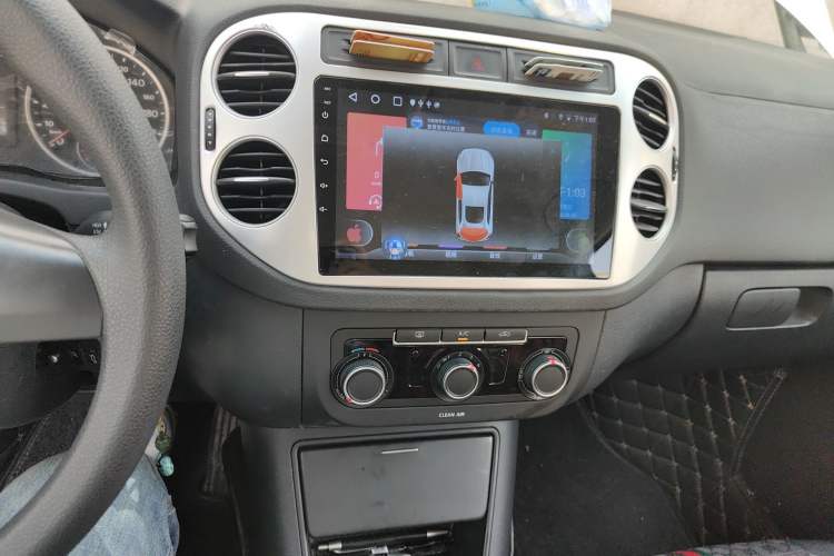 Used Volkswagen Tiguan 2016 280TSI Automatic Two-Wheel-Drive Silk Road Style Edition Audio And AC Panel