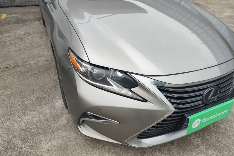 Used Lexus ES 2017 300h Mark Levinson Comfort Edition