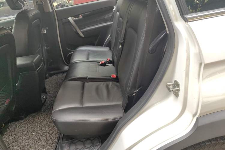 Used Chevrolet Captiva 2015 2.4L 4x4 Flagship Edition 7-Seater Left Rear Seat