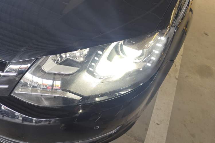 Used Volkswagen Sharan 2014 2.0 TSI Comfort Model
