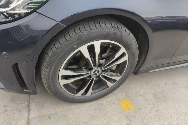 Used Mercedes-Benz C-Class 2019 C 260 Sport Edition Left Front Wheel Hub