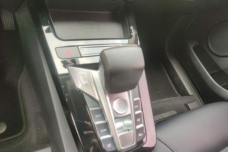 Used BYD Yuan New Energy 2019 EV535 Smart Connect Trendsetting Model Gear Lever