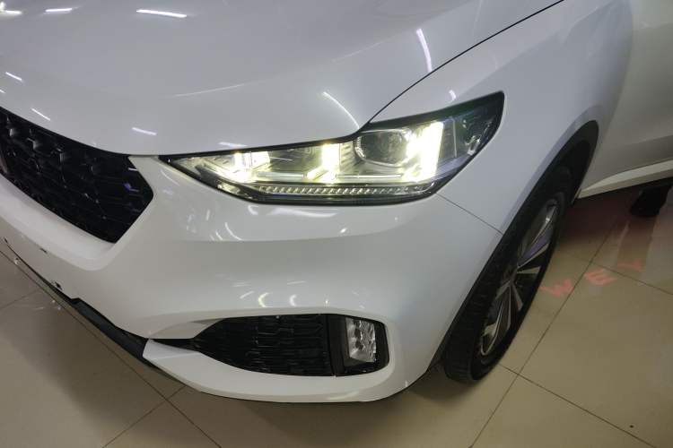 Used Wey VV6 2018 2.0T Two-Wheel-Drive Ultra-Luxury Version China V Standard
