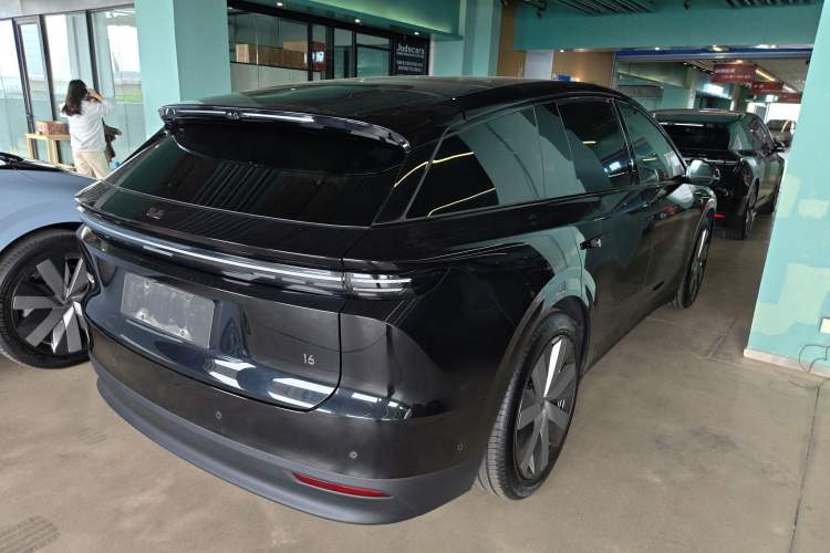 Used Li Auto i6 2025 Model Two-Wheel-Drive Standard Type
