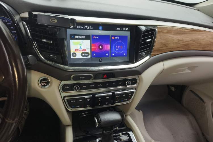 Used GAC Trumpchi GS8 2017 320T Two-Wheel Drive Luxury Smart Connectivity Version (7 Seats)
