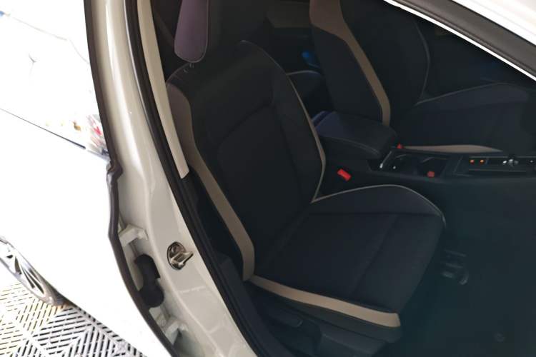 Used Volkswagen Golf 2021 280TSI DSG Pro Right Front Seat