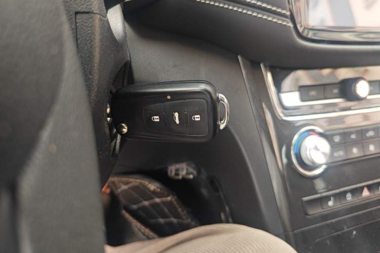 Used MG GS 2019 20T Manual Luxury Edition with Xenon Lights Vehicle Key