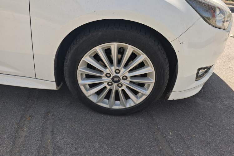 Used Ford Focus 2017 Hatchback EcoBoost 180 Automatic Elite Model Right Front Wheel Hub