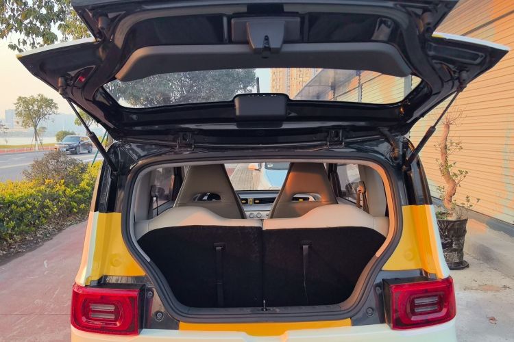 Used Wuling Hongguang MINIEV 2022 Macaron Premium Model – Lithium Iron Phosphate Trunk