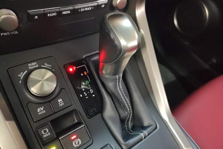 Used Lexus NX 2020 300h Front-Drive FENGSHANG Version China VI Standard
