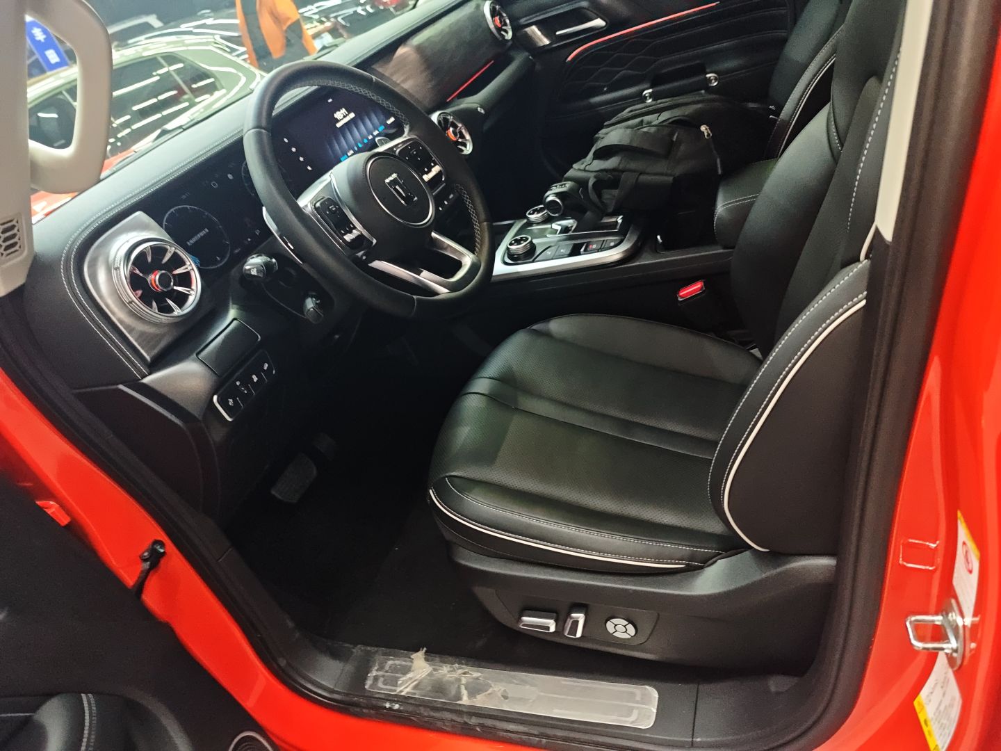 المقاعد الأمامية داخل السيارة