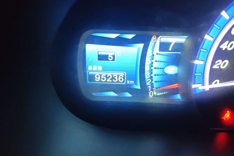 Used BYD S6 2014 2.0L Manual Luxury 5-Seater