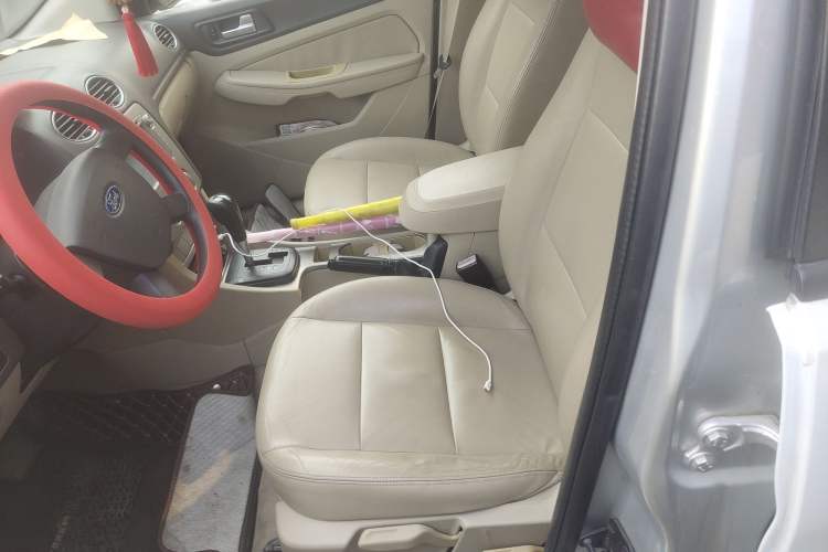 Used Ford Focus 2011 Hatchback 1.8L Automatic Fashion Edition
