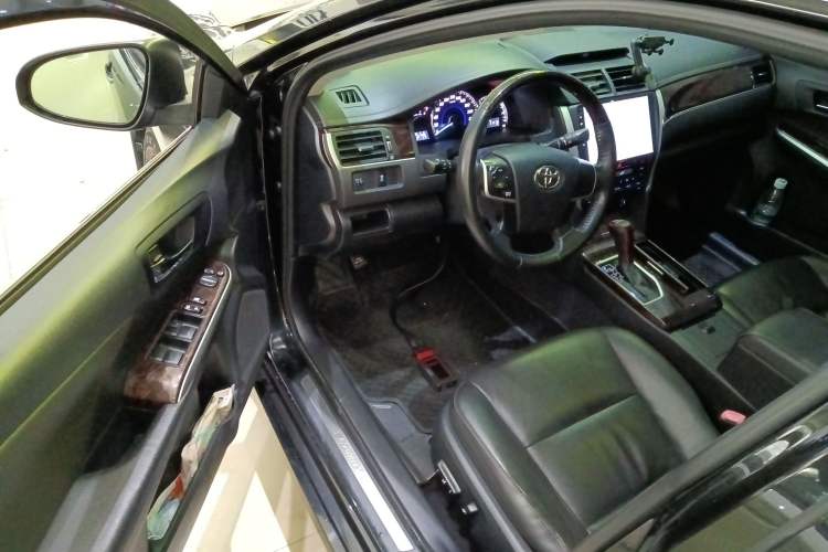 Used Toyota Camry 2016 2.0G 10th Anniversary Leading Edition