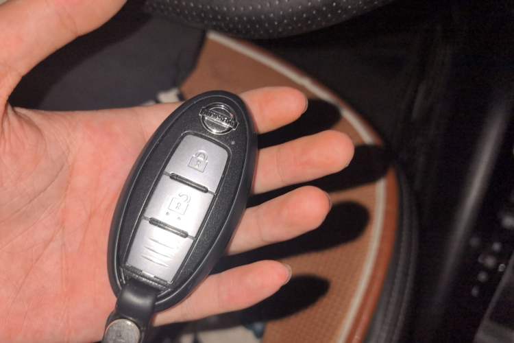 Used Nissan Kicks 2017 1.5L CVT Smart Drive Edition Vehicle Key