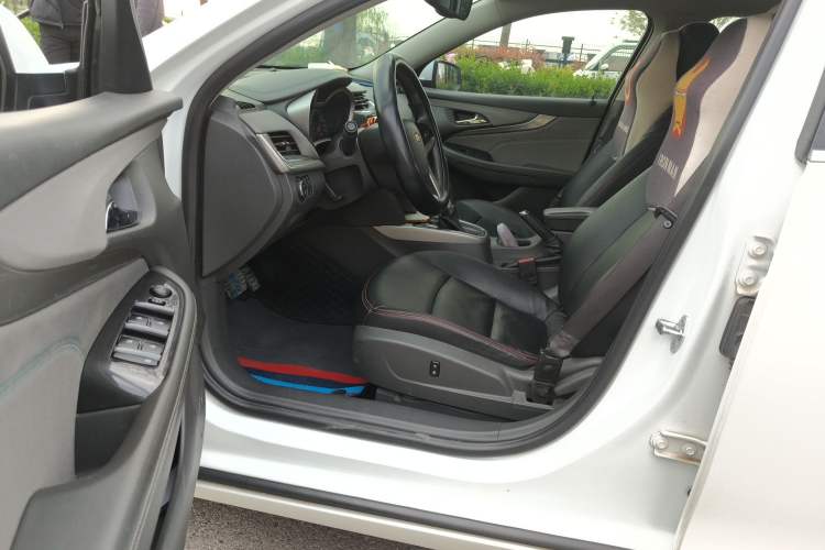 Used Chevrolet Malibu 2016 1.6T Automatic Comfort Edition Driver Seat