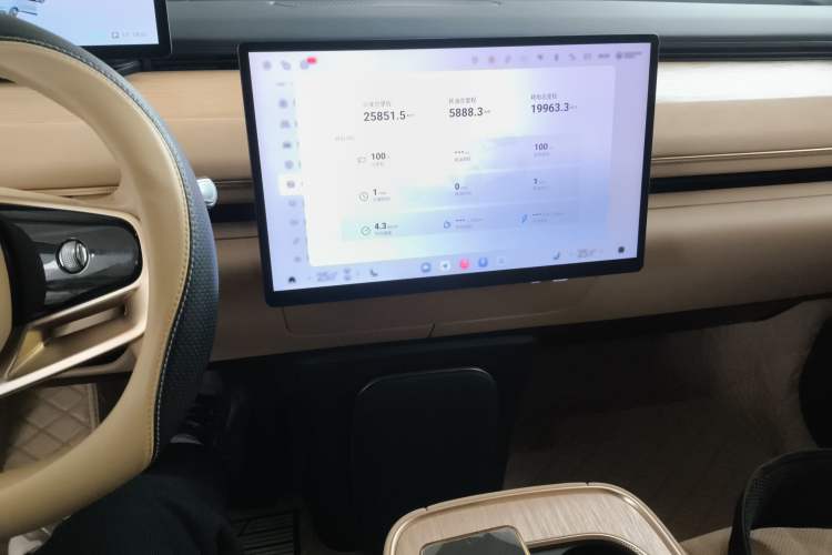 Used EXEED Star Era ET 2024 Range-Extended 200 Pro Audio And AC Panel