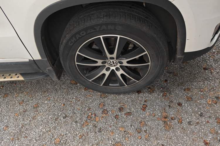 Used Volkswagen Tiguan 2015 1.8TSI Automatic All-Wheel-Drive Luxury Model