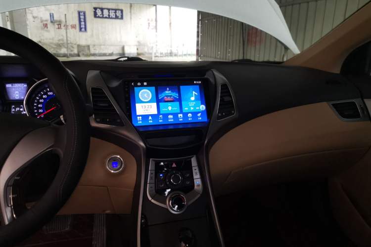 Used Hyundai Elantra (5th Generation / Langdong) 2013 1.6L Automatic Leading Model Audio And AC Panel