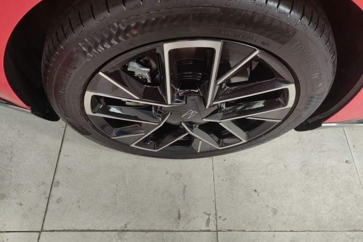 Used Avatr 06 2025 Pro Range-Extended Edition Exterior 5