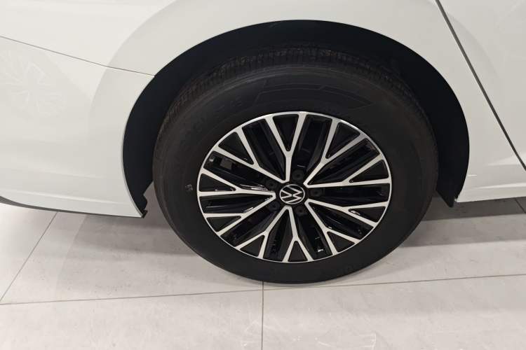 Used Volkswagen Sagitar 2025 Facelift 200TSI DSG Flyover Edition
