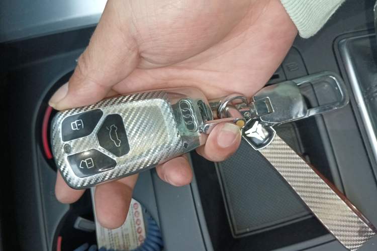 Used Audi A4L 2022 40 TFSI Luxury Dynamic Model Vehicle Key