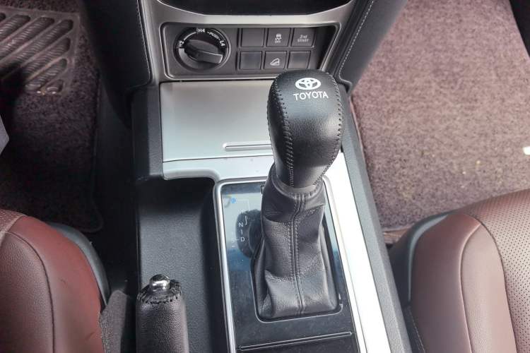 Used Toyota Prado 2019 3.5L Automatic TX-L Deluxe Edition with Rear-Mounted Spare Tire Gear Lever