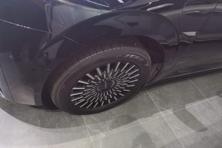 Used Zeekr 009 2024 Six-Seat Executive Version 4WD 108 kWh
