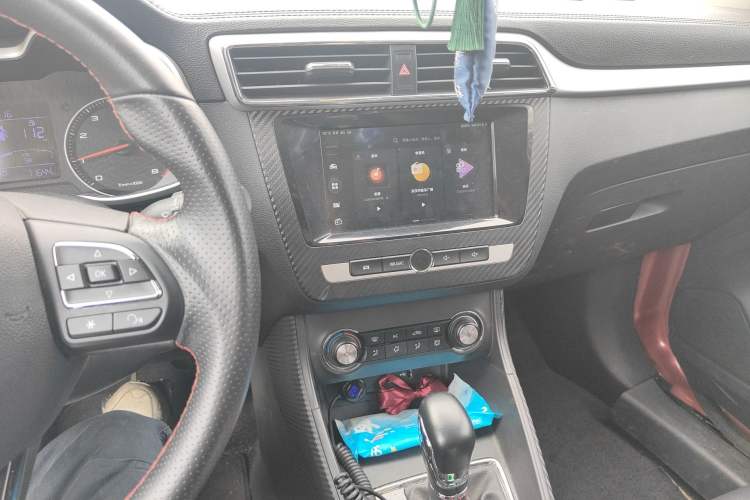 Used MG ZS 2017 16T Automatic Flagship Internet Edition Audio And AC Panel