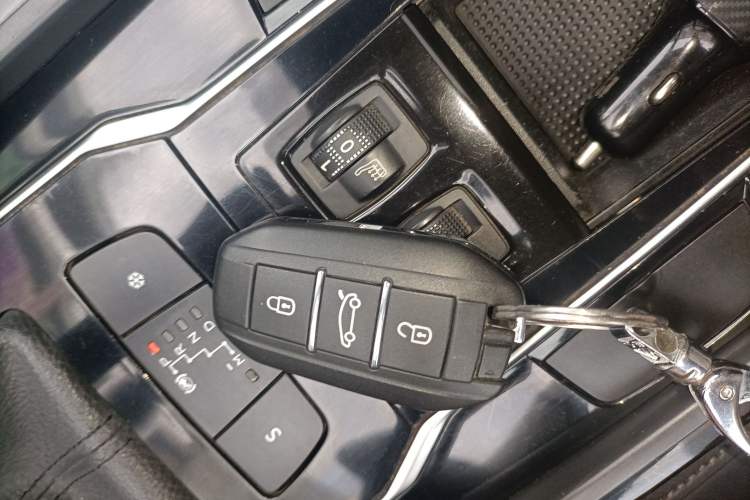 Used Peugeot 508 2015 1.6THP Automatic Prestige Edition Interior 1