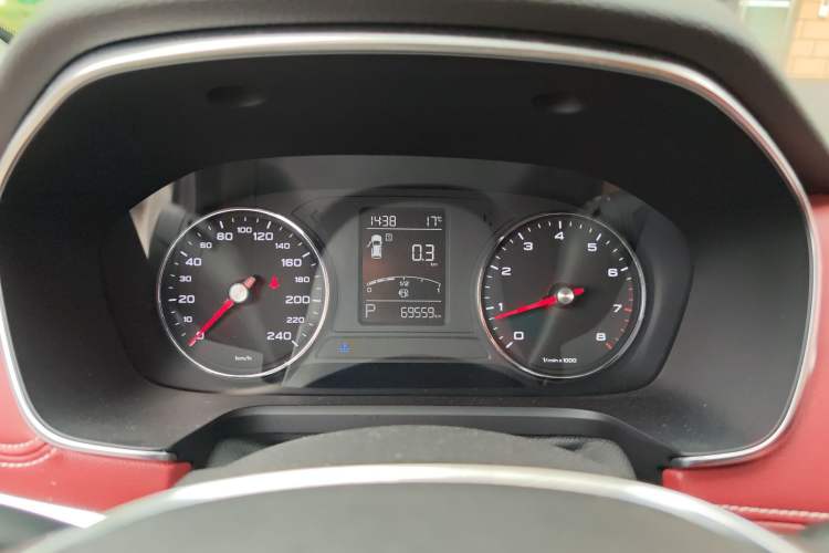 Used Roewe RX5 2016 20T Two-Wheel Drive Automatic Internet Smart Edition