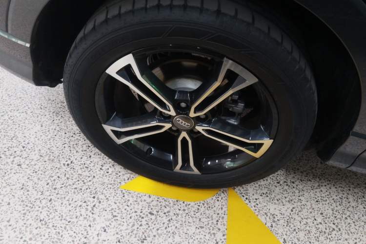 Used Audi Q3 2021 40 TFSI Fashion Dynamic Model