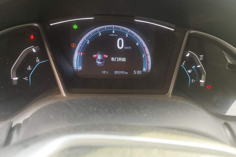 Used Honda Civic 2019 220TURBO Manual Jinkong Edition China V Emission Standard Odometer Close Up