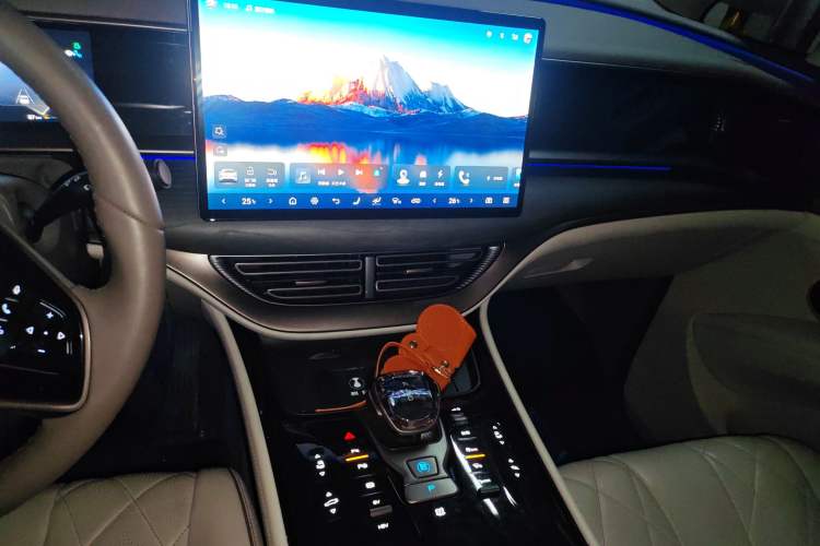 Used Denza D9 2022 DM-i 970 Four-Wheel Drive Flagship Model
