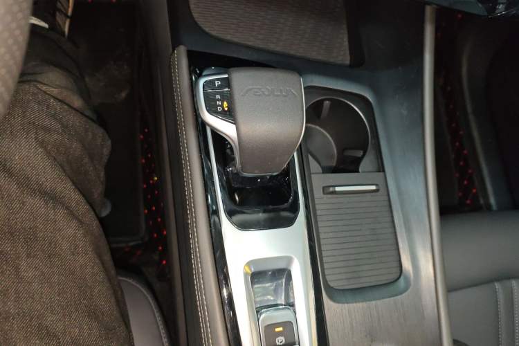 Used Dongfeng Aeolus Huge 2024 Mach Power 1.5T Luxury Model