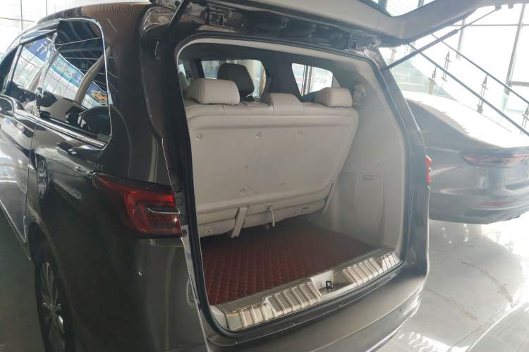 Used Buick GL8 2021 Land Cruiser Executive Class 652T Luxury Model